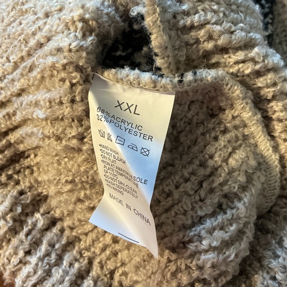 Plaid Fringe Poncho XXL nwot - Picture 3 of 3